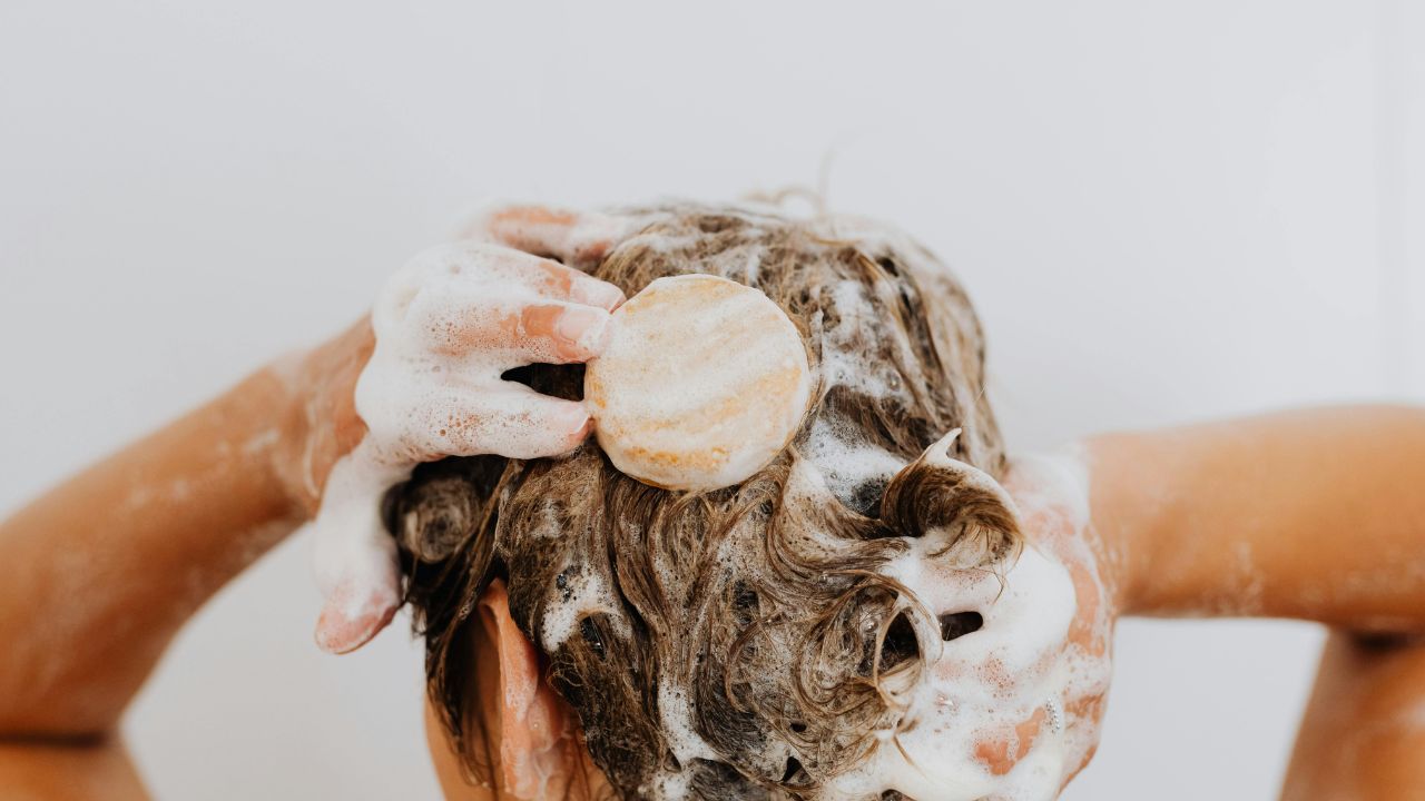 Hoe gebruik je shampoobars? De complete handleiding