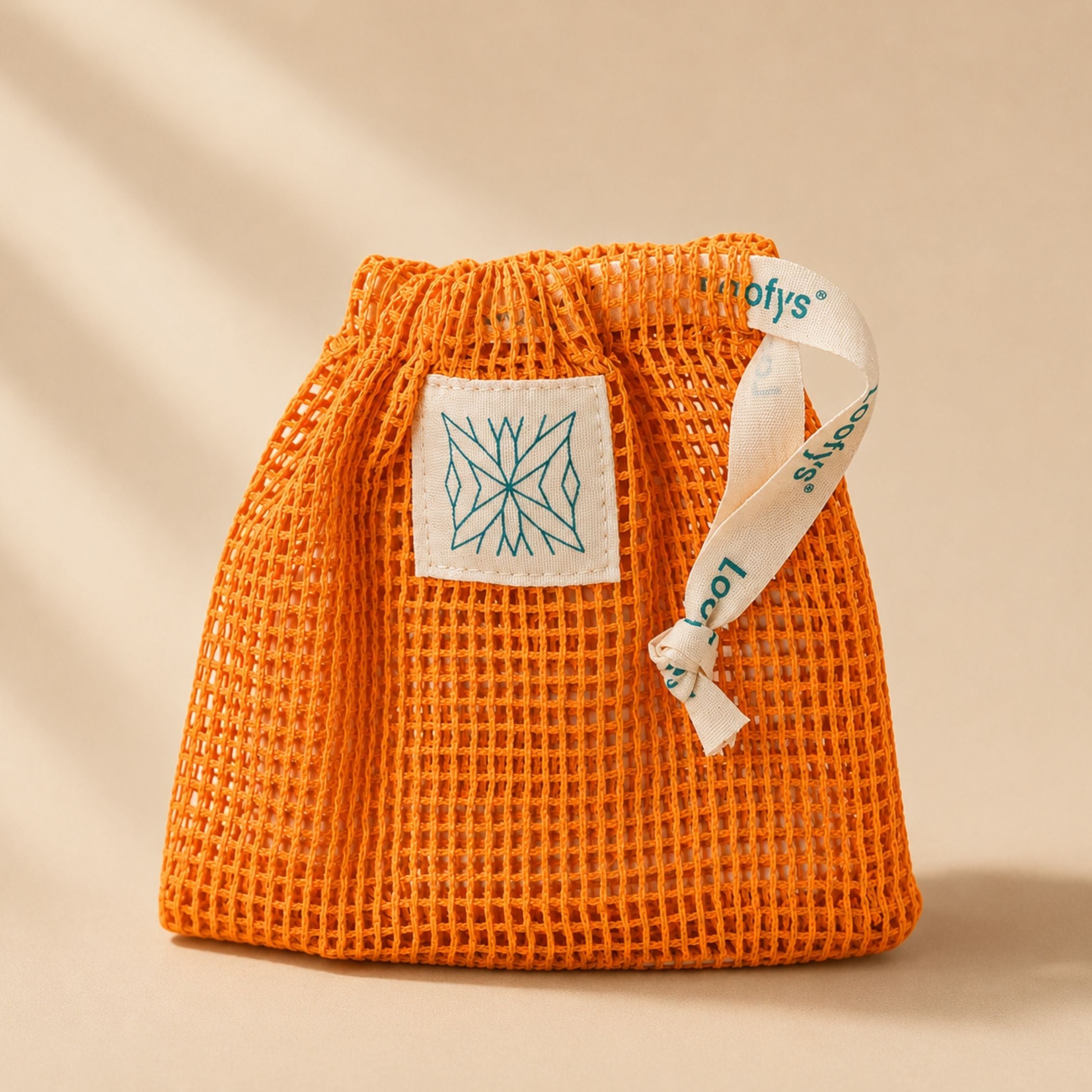 Loofys® sisal zeepzakje met shampoo bar in de badkamer