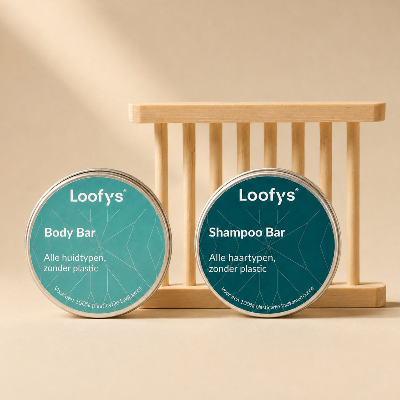 Loofys® Badkamer Set — shampoo bar en body bar in aluminium blikjes, met bamboe zeephouder